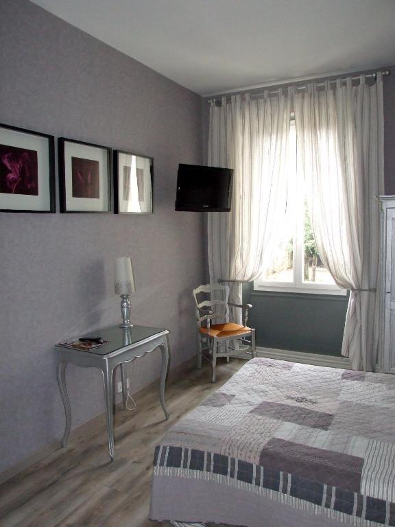 Logis Hotel L'Occitan 2 Etoiles Gaillac Værelse billede